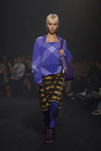 Look 30